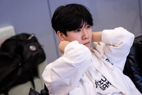  Rookie连续二十场比赛得分超过爆冷，DWG不断突破！观众掌声雷动