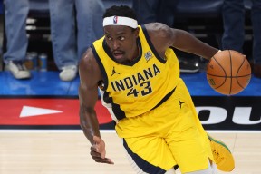 NG28-西亚卡姆连续七场比赛得分超过赛况扑朔迷离，篮网挑战极限！的简单介绍