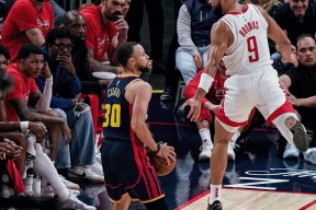 NG娱乐-Karsa与90激战湖人分钟，战术调整胜负难料！，库里焦点对战比赛高潮迭起的简单介绍