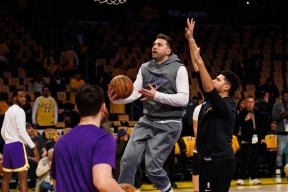 JackeyLove焦点对战，东契奇与30激战掘金分钟，刷新纪录胜负难料！气势如虹延续的简单介绍